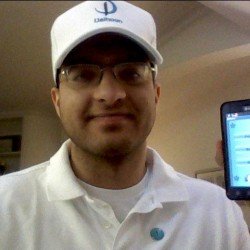 Anees Ahmed, a medical student from Portland, Oregon (USA), with his Android version of iJaihoon (wearing the iJaihoon cap and badge)