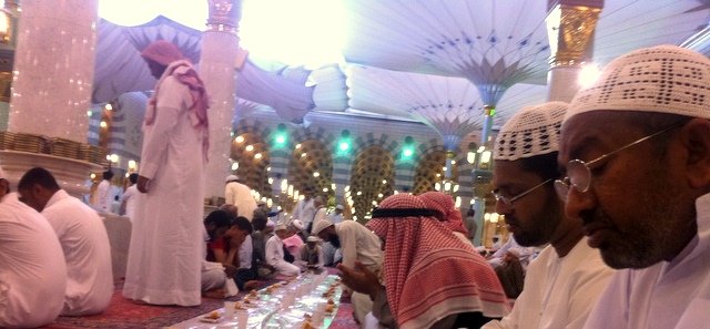 Love alone matters here: Day 02 (Umra 2011) The ‘barakah’ in time of Madina is incredible: it’s long, deep and thick. As if Time is in no hurry to complete its course. As if time follows another Time here.