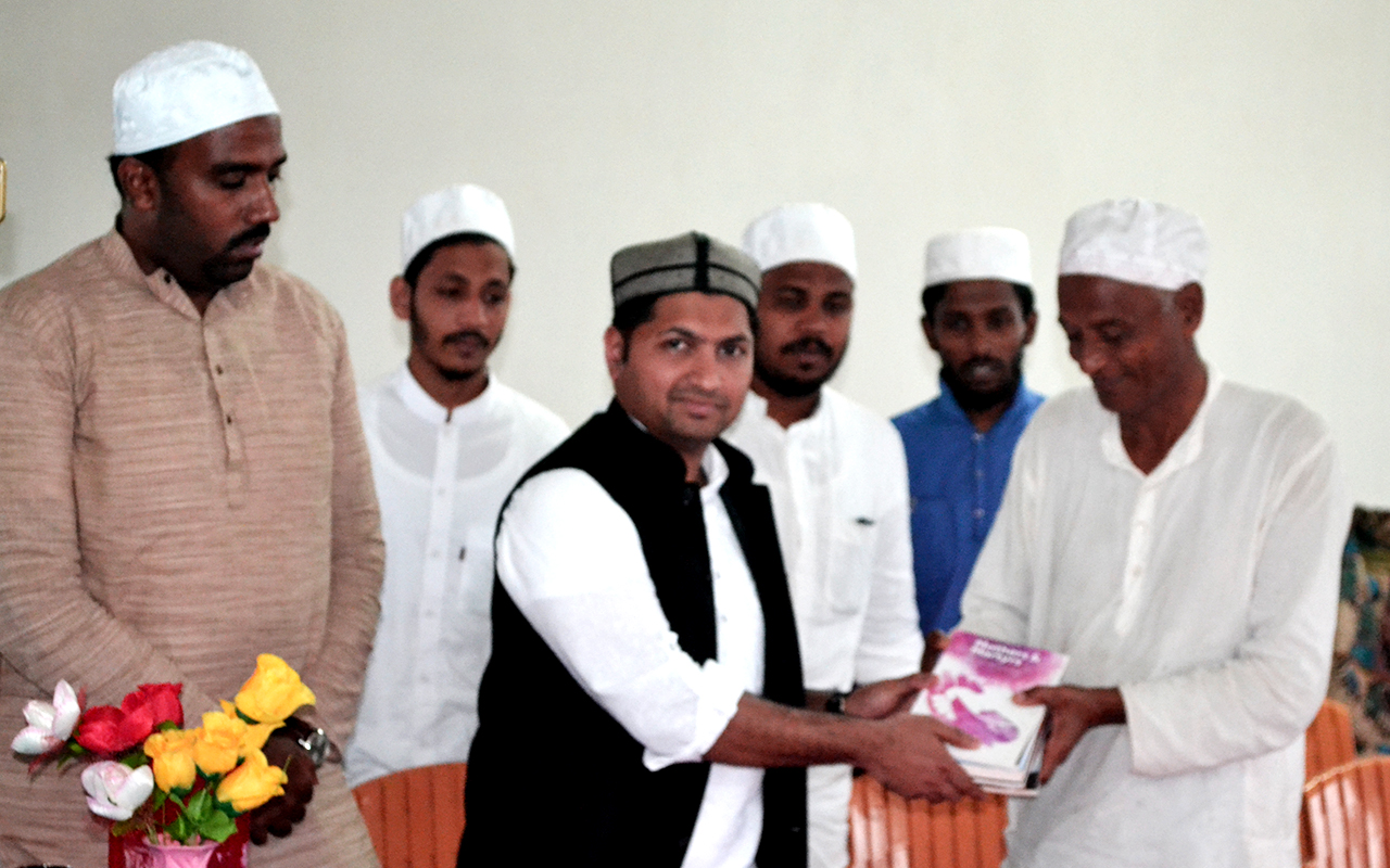 Jaihoon inaugurates Book Train Campaign, Darul Huda Bengal Off campus