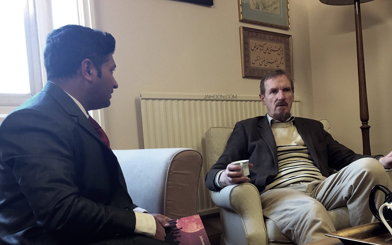 Jaihoon conversing with Timothy Winters (Abdal Hakim Murad), at Cambridge Muslim College