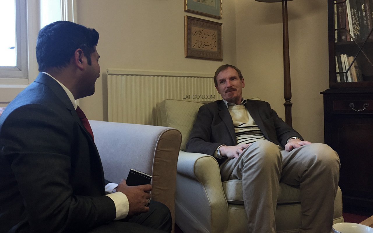 Jaihoon conversing with Timothy Winters (Abdal Hakim Murad), at Cambridge Muslim College