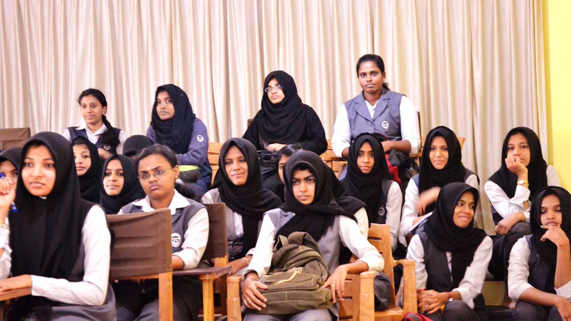 Jaihoon speech on travel writing at Unity Women's College