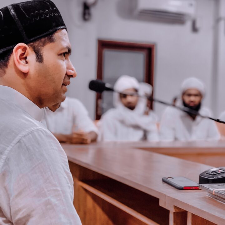 Mujeeb Jaihoon interacts with the editorial team of the leading Malayalam Islamic magazine published from Darul Huda Islamic University (Sep 08 2022)
